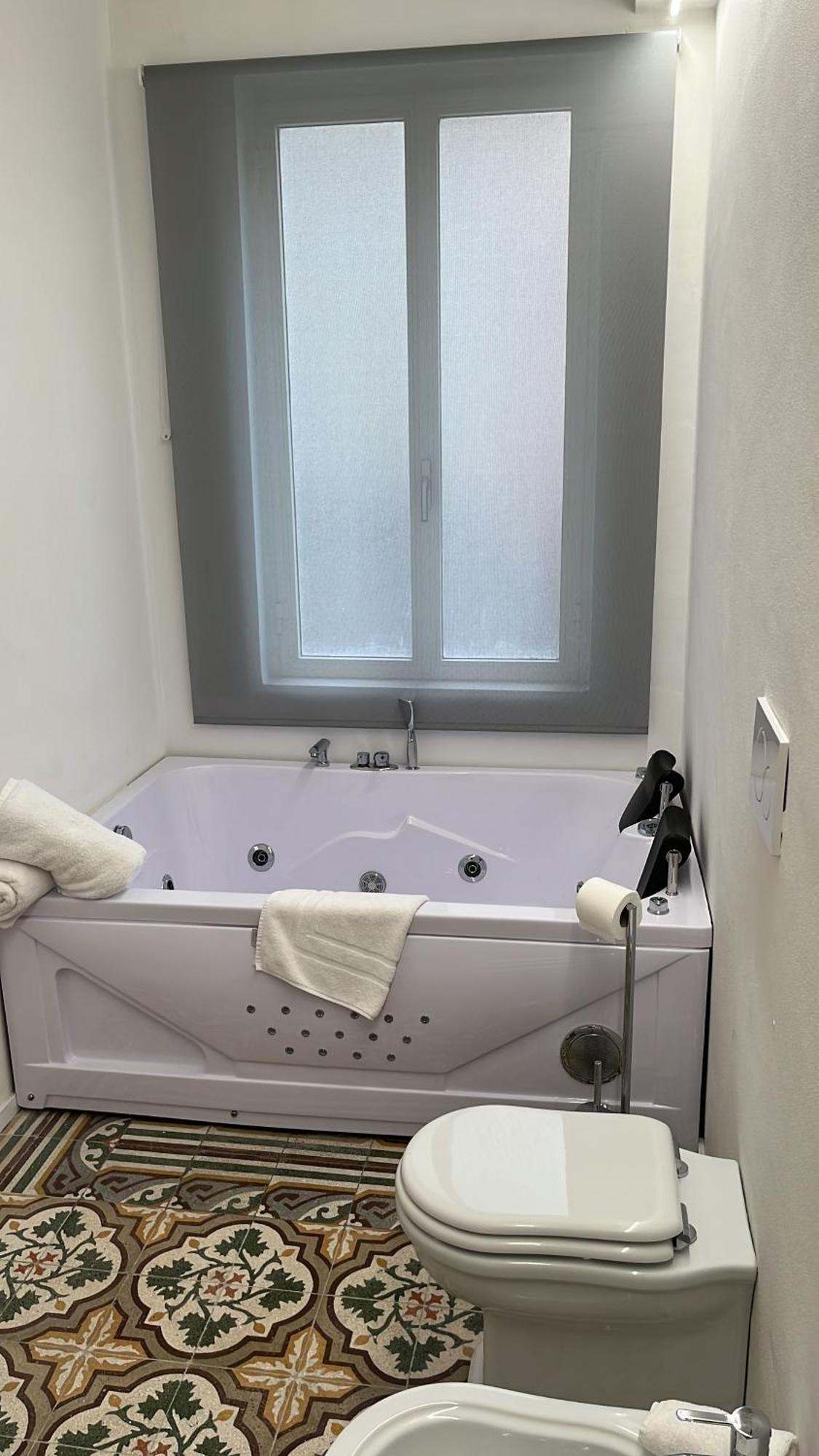 Rosarias Rooms Manfredonia Buitenkant foto
